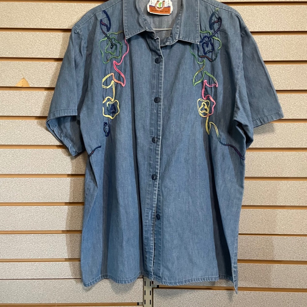 Bea Harper Dallas Texas Embroidered Denim Button Down Short Sleeve
 Shirt Sz L‎